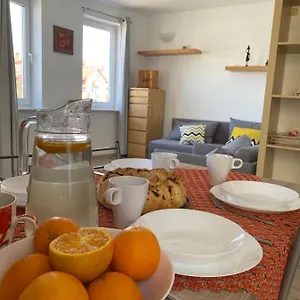 Pomarańczowy - Kawalerka W śródmieściu Apartament