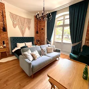 https://brick-castle-apartament-ulrich.hotelswroclaw.com